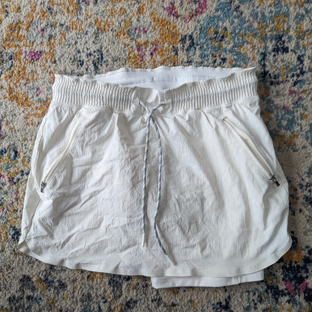 Athleta Skort Size 2 Zipper Pockets - White